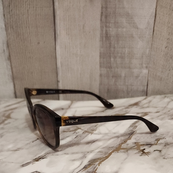 🌷👓Vogue Women's Sunglasses in Rich Brown - Picture 4 of 7